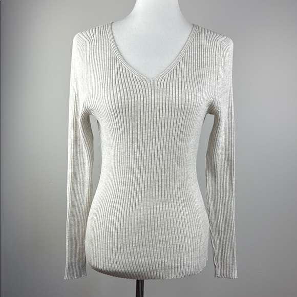 Peruvian Connection-White Ribbed V-Neck Sweater - Picture 1 of 6